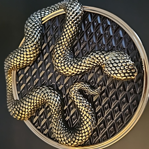 New wicked vanilla woods 3 wick candle with snake lid from bath and body… - Picture 3 of 5